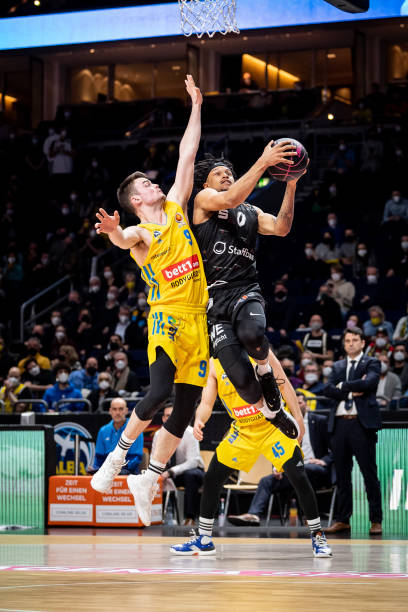 国足持怀疑 国足持怀疑