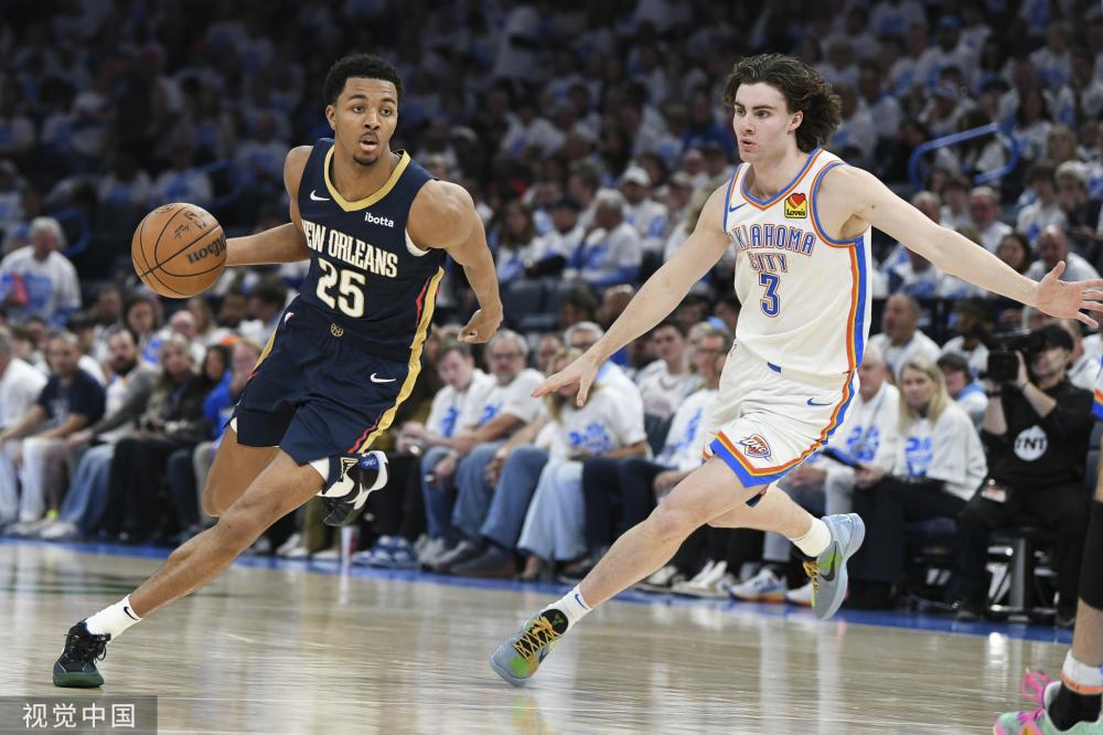 不仅帮助他 不仅帮助他