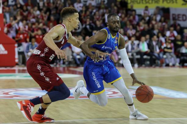 被对手反复 被对手反复